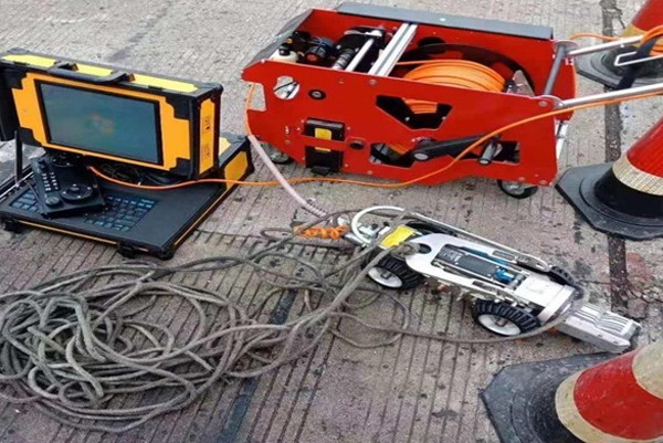 太康CCTV管道检测机器人