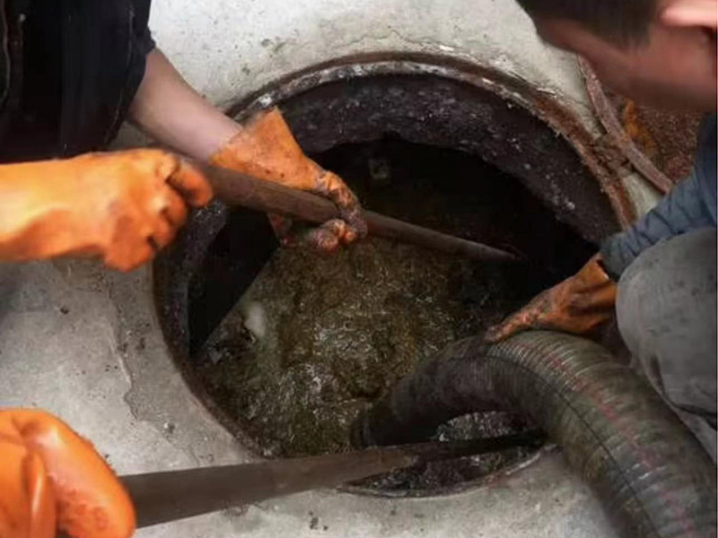 太康清理化粪池时如何避免沼气的危害?